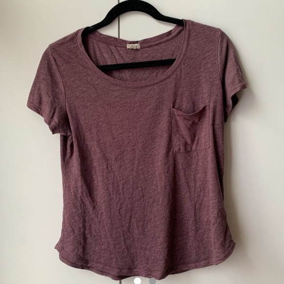 T-Shirt - Picture 1 of 2